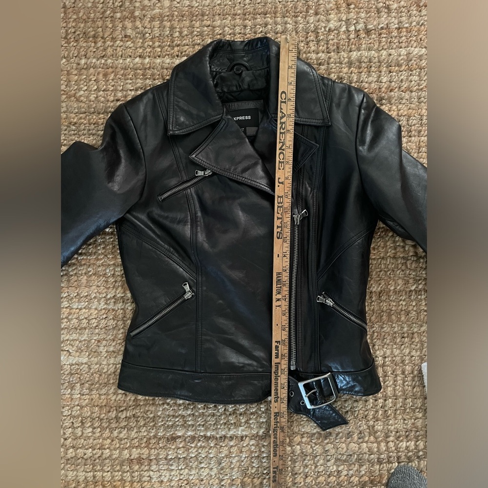 Express Genuine Women's Heavy Duty Sleek Black Leather Moto Jacket - Picture 2 of 7